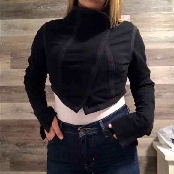 Lulu Lemon Jacket - Picture 3 of 7